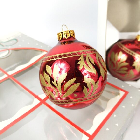Vtg Christmas Glass ornaments Tree Baubles round red with gold glitter pattern - Picture 4 of 5